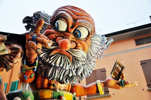 Carnevale di Cento 2010 (Carro dei Ribelli)